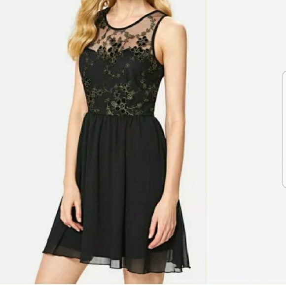 Dresses & Skirts - The EMMA Black Skater Dress